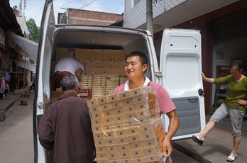 吉克达石：奔跑在“六有”服务路上的小马驹