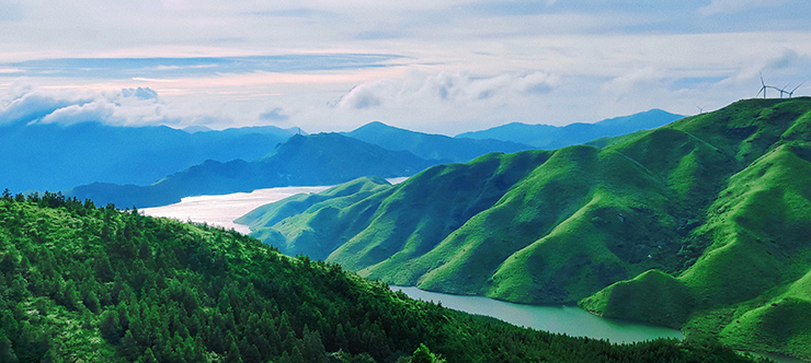 山峦叠翠